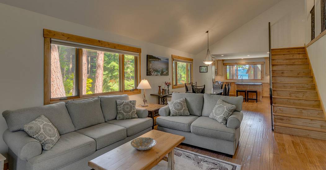 154 Skyland Way Tahoe City CA-large-007-013-Living Room-1500x1000-72dpi.jpg