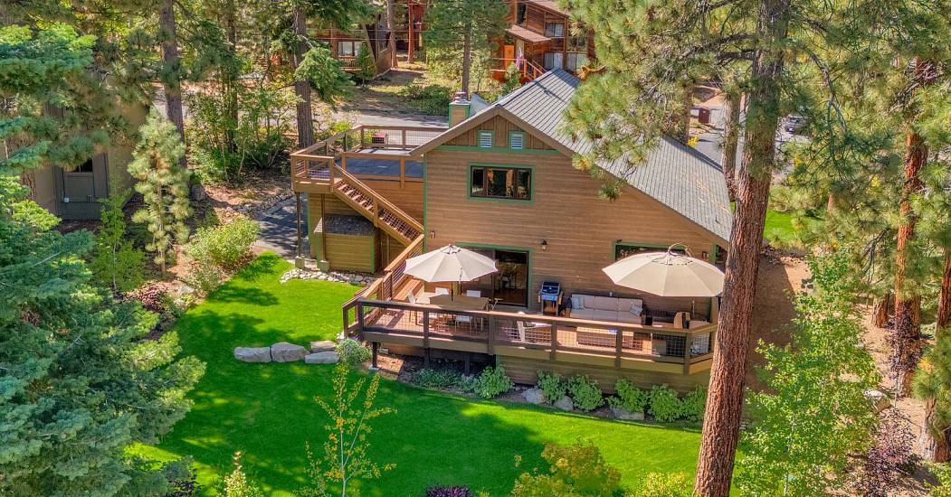 154 Skyland Way Tahoe City CA-large-032-026-Back Yard-1500x1000-72dpi.jpg