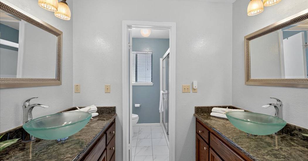 26-Primary Bath.jpg