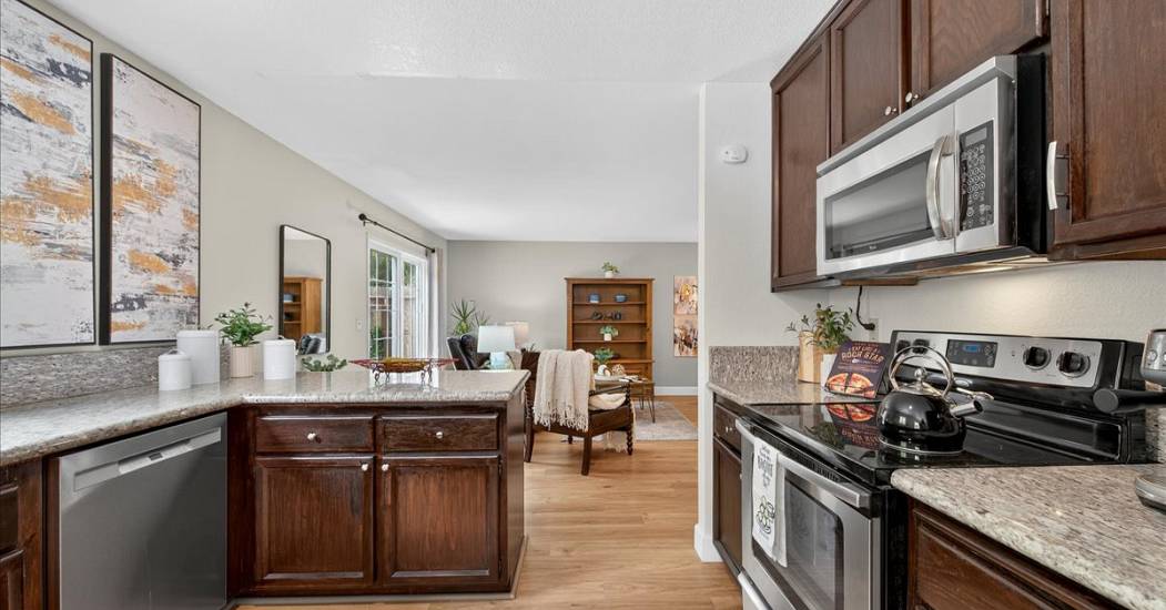 14-Kitchen.jpg