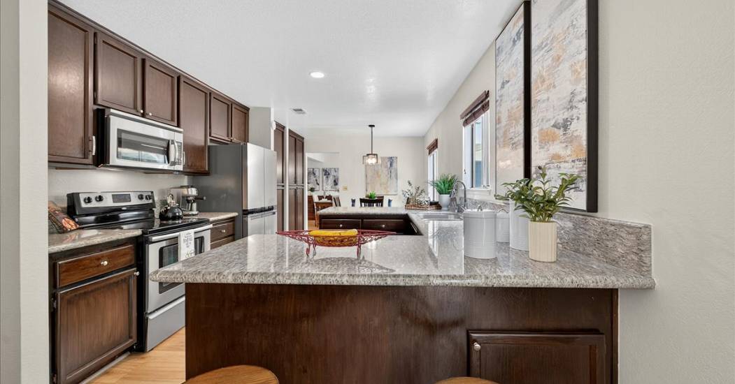 19-Kitchen.jpg