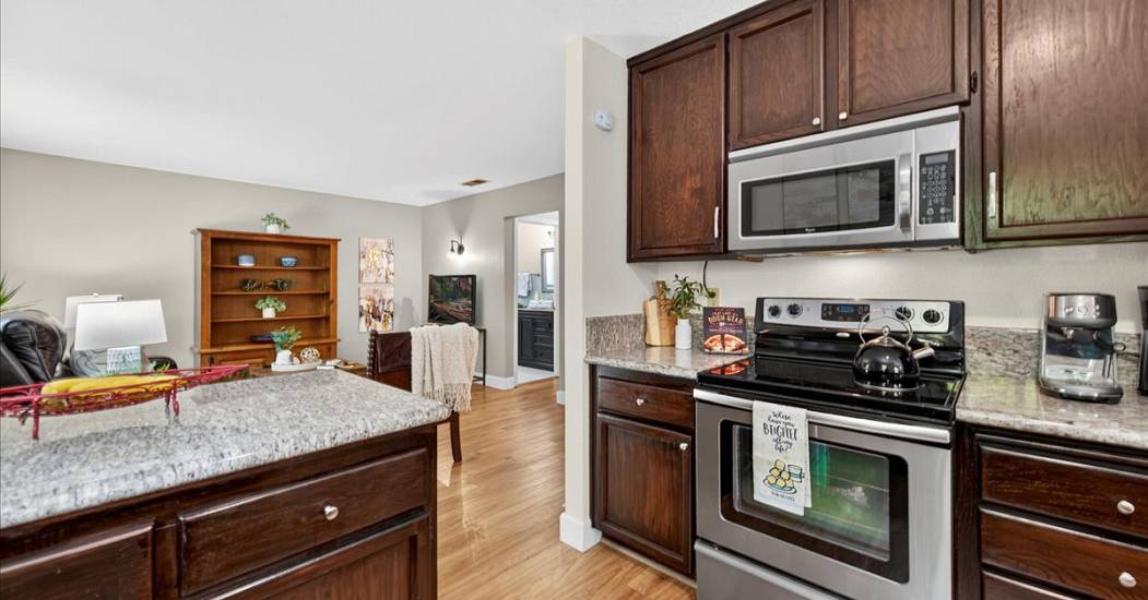20-Kitchen.jpg
