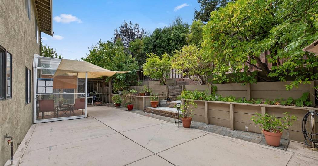 36-Patio.jpg