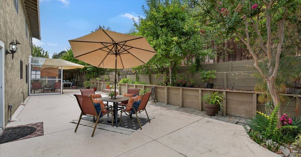 35-Patio.jpg
