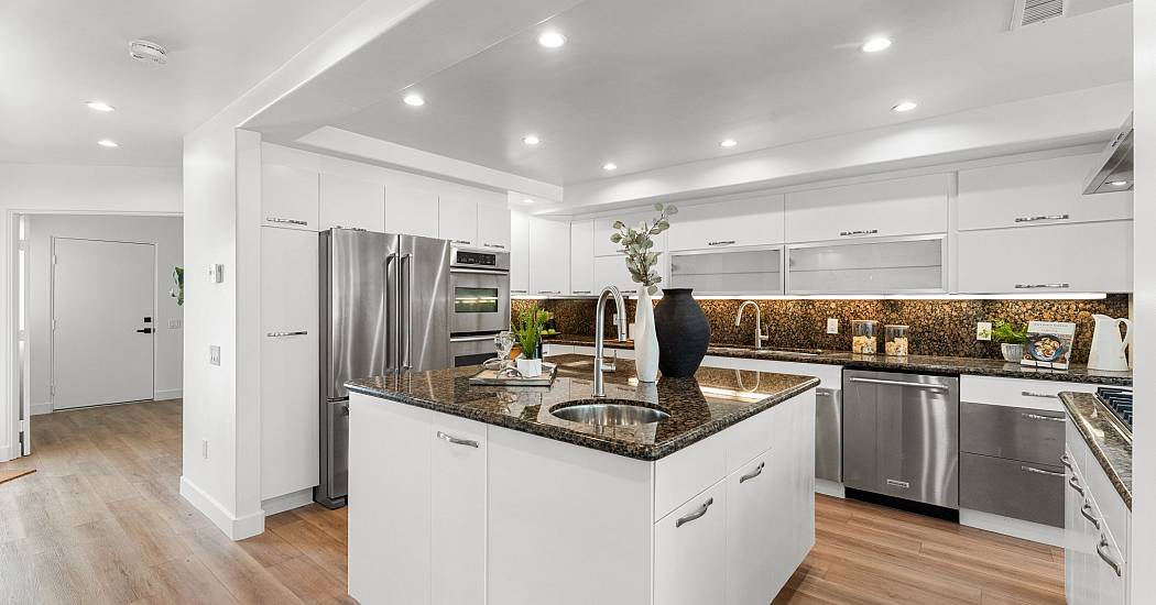 15-21886 Winnebago Ln, Lake Forest-15.jpg
