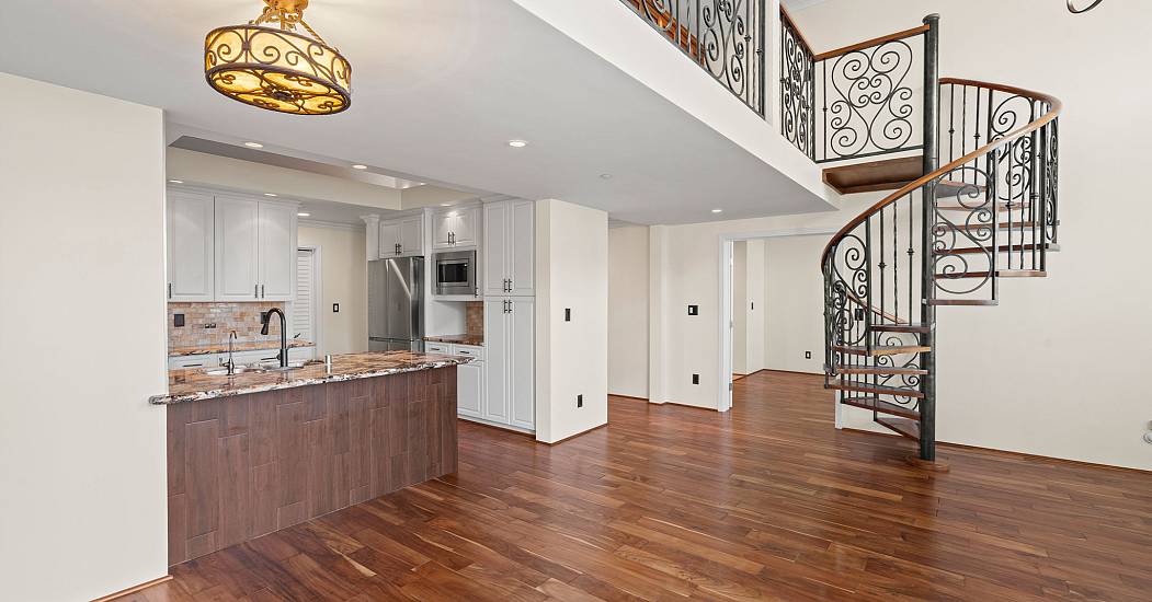 8-655 India St-36.jpg