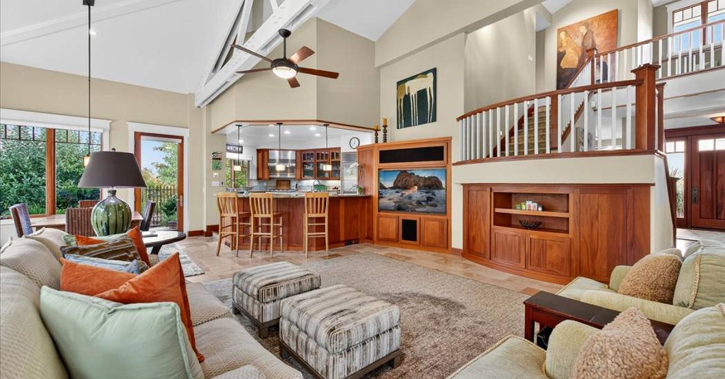 15-Family Room to Kitchen.jpg
