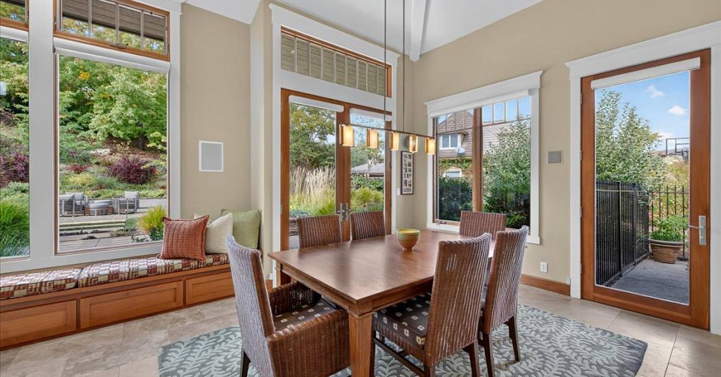 19-Informal Dining.jpg