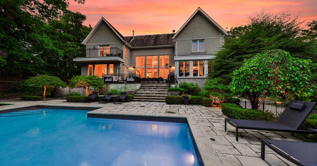 1257_tecumseh_park_drive_exteriors-36_752.jpg