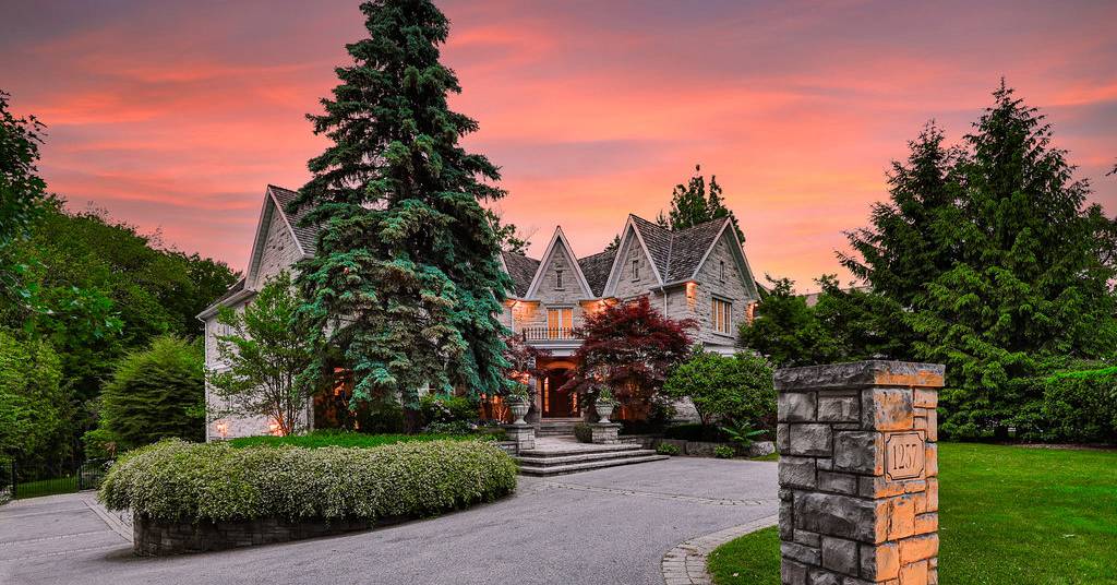 1257_tecumseh_park_drive_exteriors-30_924 (1).jpg