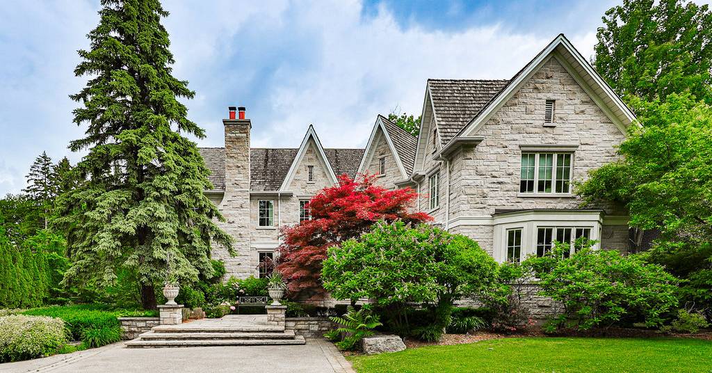 1257_tecumseh_park_drive_exteriors-8_682.jpg