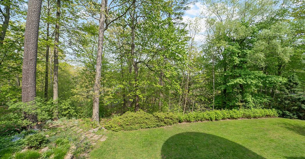 142_937_whittier_crescent_mississauga_on_l5h_2x4-_o3d_130.jpg