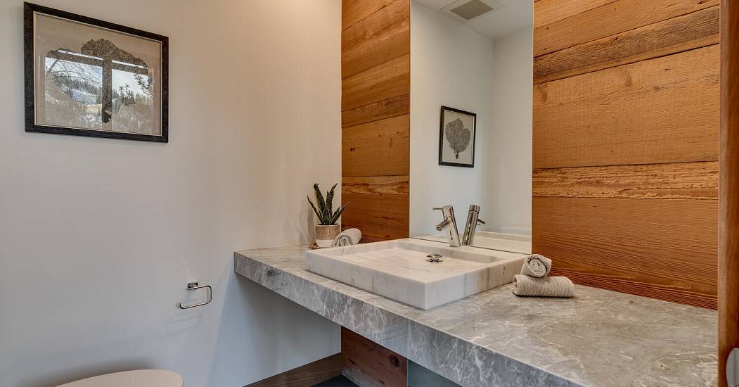 1620 Lanny Ln Olympic Valley-large-036-029-Half Bathroom-1500x1000-72dpi.jpg