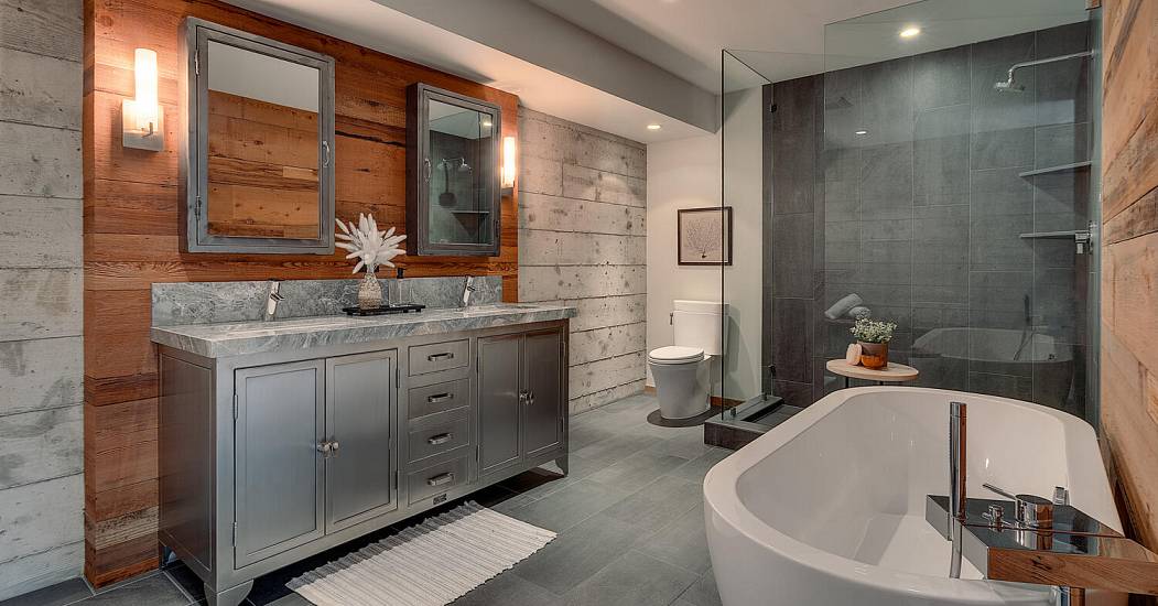 1620 Lanny Ln Olympic Valley-large-023-011-Primary Bathroom-1500x1000-72dpi.jpg