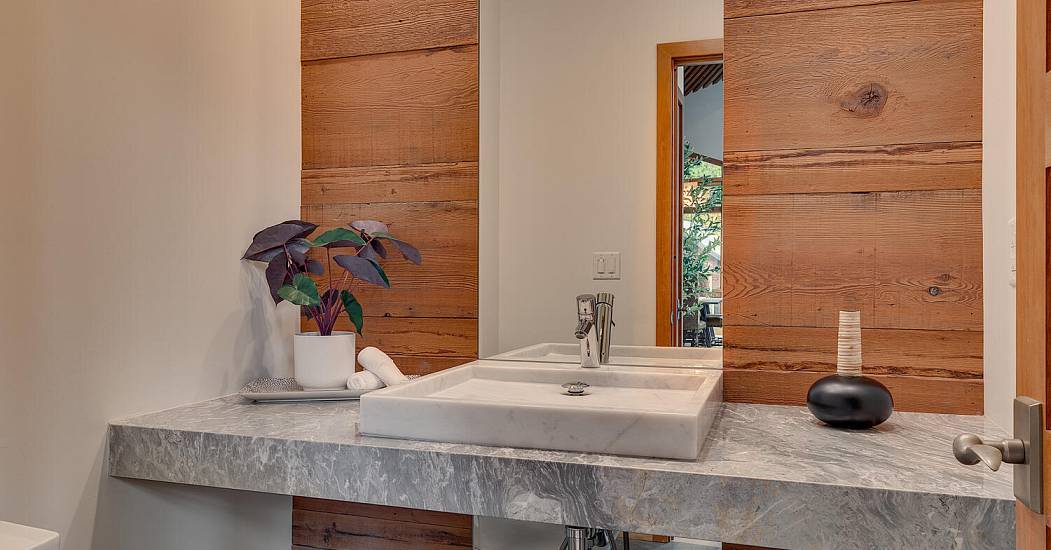 1620 Lanny Ln Olympic Valley-large-010-015-Half Bathroom-1500x1000-72dpi.jpg