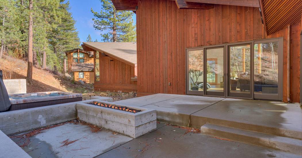 1620 Lanny Ln Olympic Valley-large-018-026-Back Patio-1500x1000-72dpi.jpg