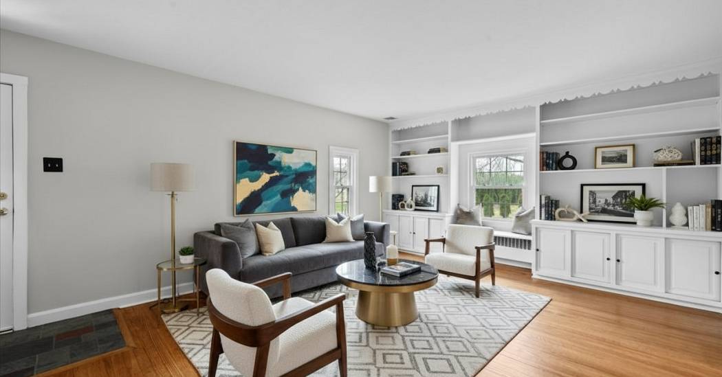 Living Room 3.jpg