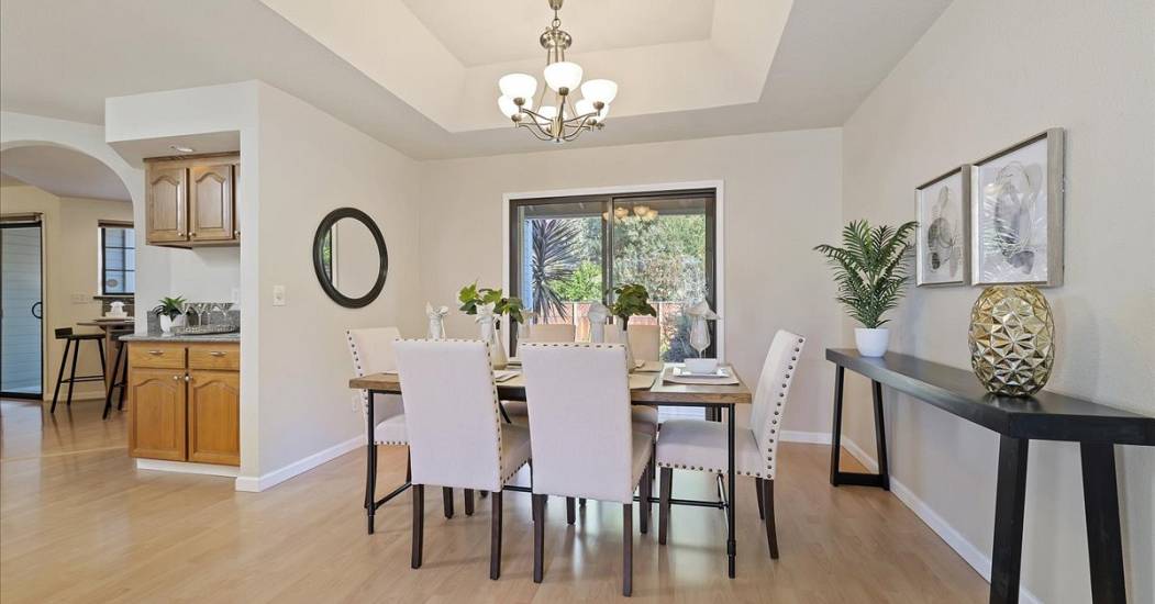 07-Dining.jpg