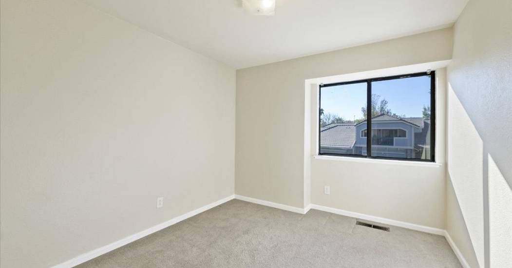 31-Bedrom.jpg