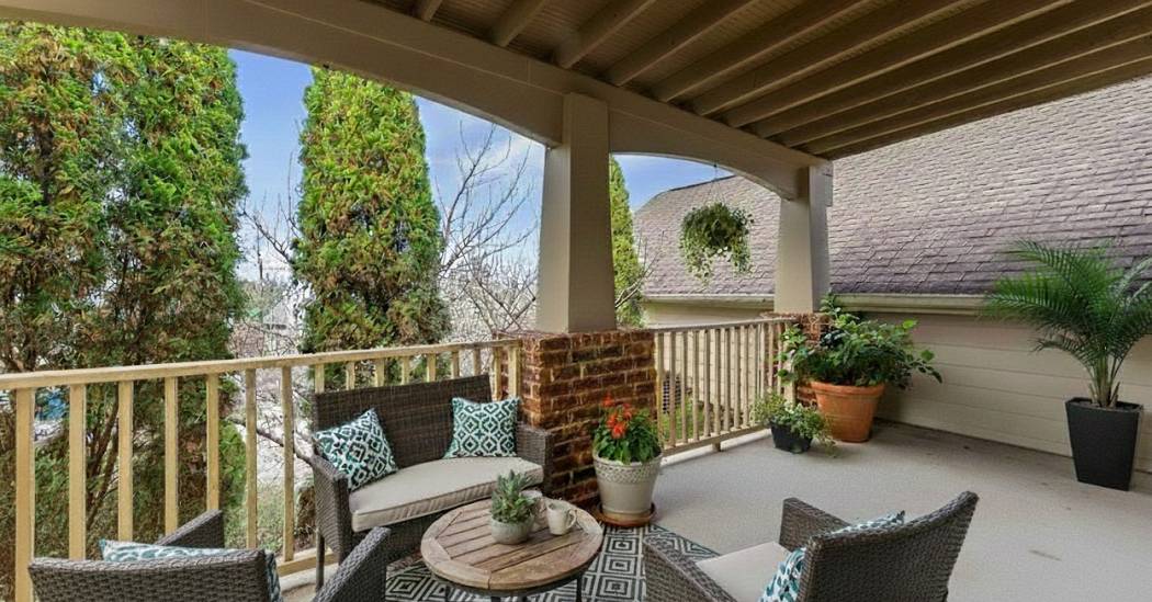 Porch.jpeg
