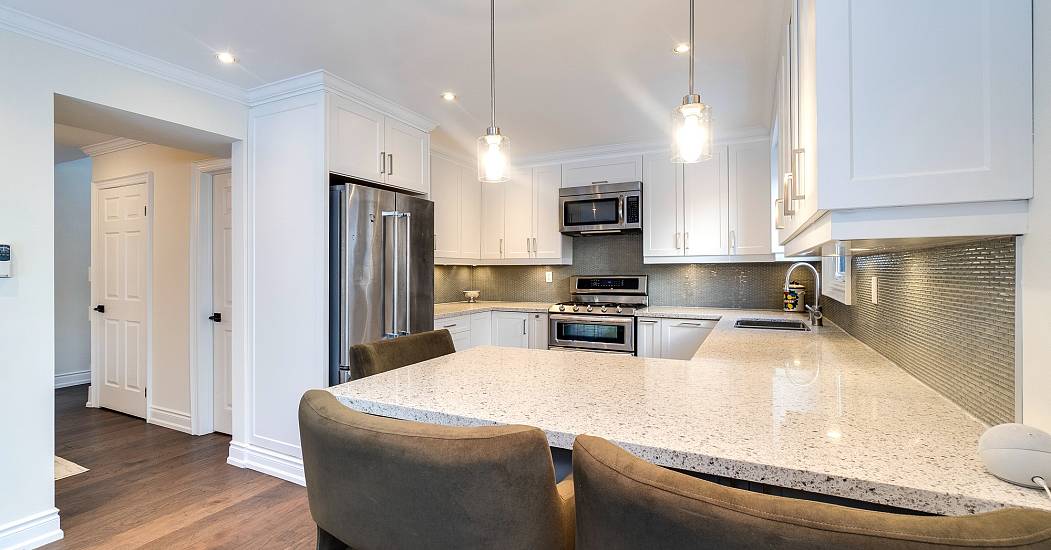 365 Lynn Pl-16.jpg