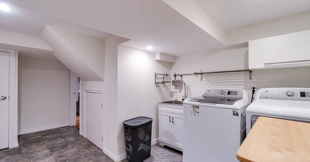 365 Lynn Pl-42.jpg