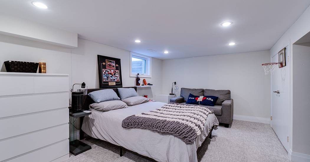 365 Lynn Pl-39.jpg
