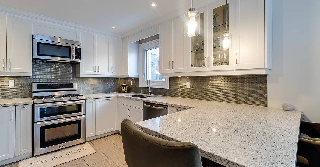 365 Lynn Pl-17.jpg