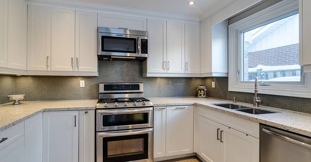 365 Lynn Pl-18.jpg