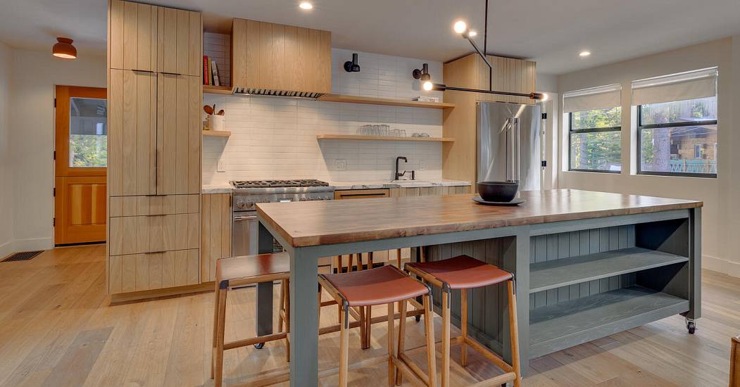 2045 W Lake Blvd Tahoe City CA-large-033-034-KitchenBreakfast Area-1500x1000-72dpi.jpg