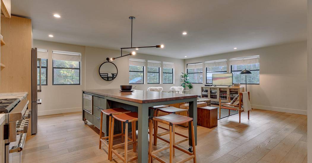 2045 W Lake Blvd Tahoe City CA-large-029-043-KitchenBreakfast Area-1500x1000-72dpi.jpg