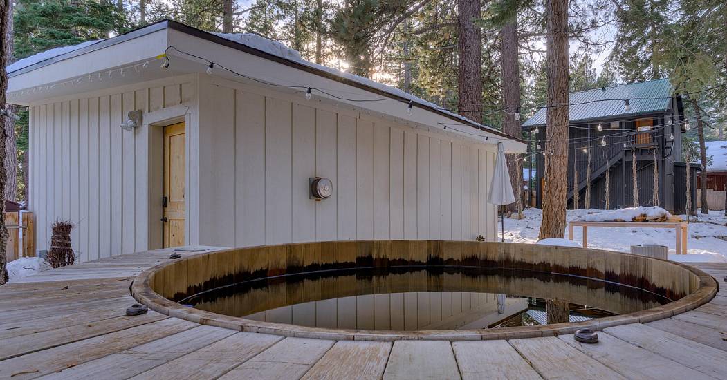 2045 W Lake Blvd Tahoe City CA-large-023-008-Hot Tub-1500x1000-72dpi.jpg