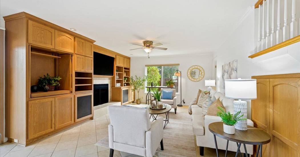 12-Family Room.jpg