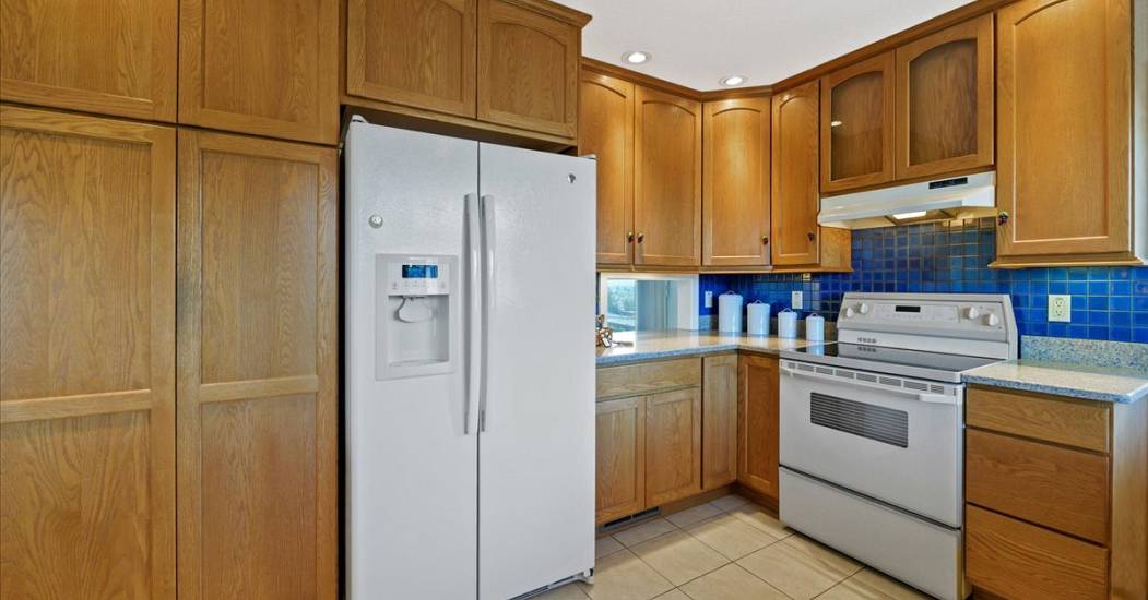 22-Kitchen.jpg