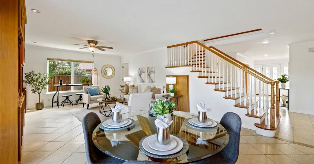 16-Informal Dining and Family Room.jpg