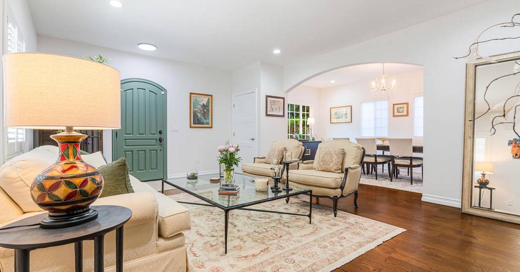 4022 Willowcrest Ave Studio-large-008-024-Willowcrest Ave3-1500x1000-72dpi.jpg