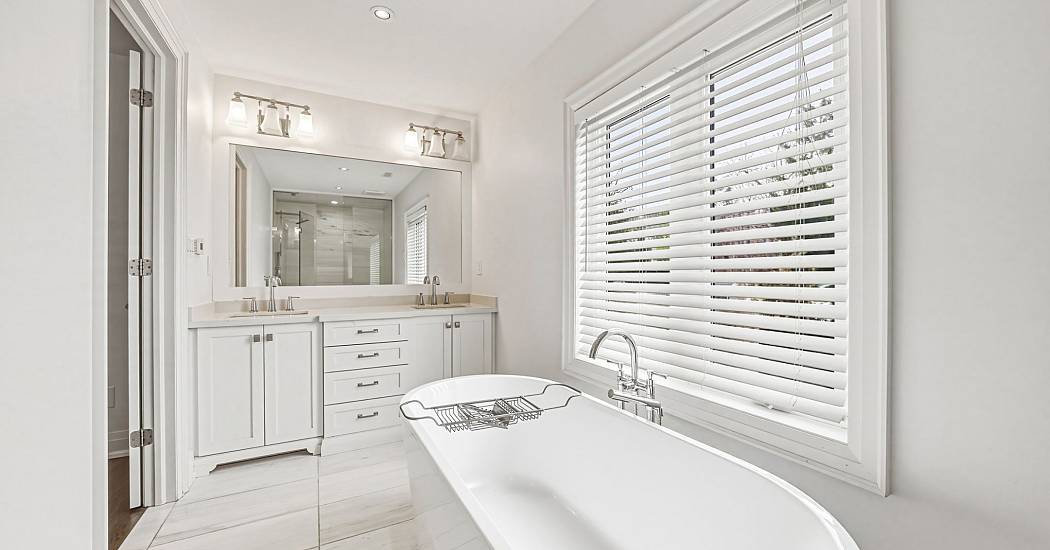 25 Bath- 52 Joymar.jpg