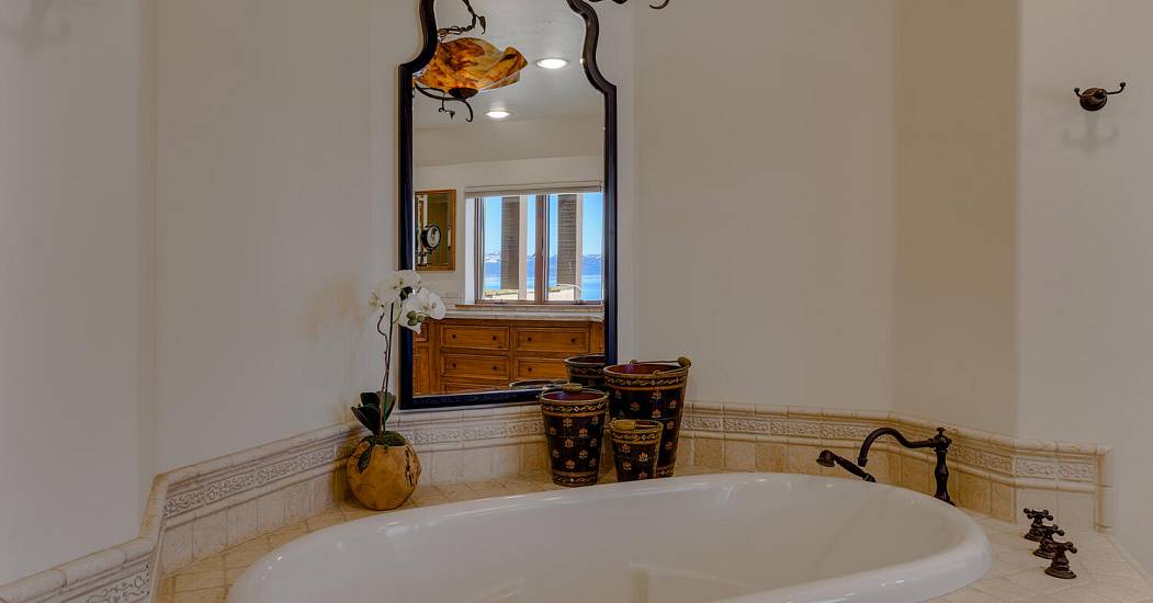 16  18 Stone Creek Ln-large-036-015-Primary Bathroom-1500x1000-72dpi.jpg