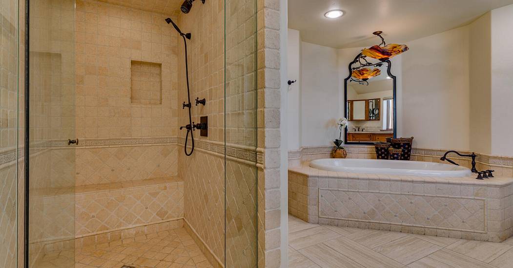 16  18 Stone Creek Ln-large-035-065-Primary Bathroom-1500x1000-72dpi.jpg