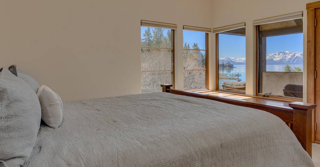 16  18 Stone Creek Ln-large-039-068-Bedroom En suite-1500x1000-72dpi.jpg