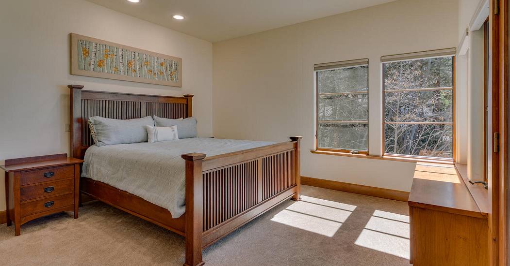 16  18 Stone Creek Ln-large-038-012-Bedroom En suite-1500x1000-72dpi.jpg