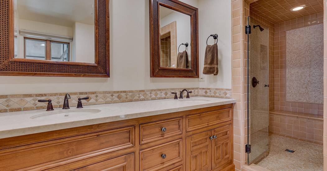 16  18 Stone Creek Ln-large-041-039-Bathroom-1500x1000-72dpi.jpg