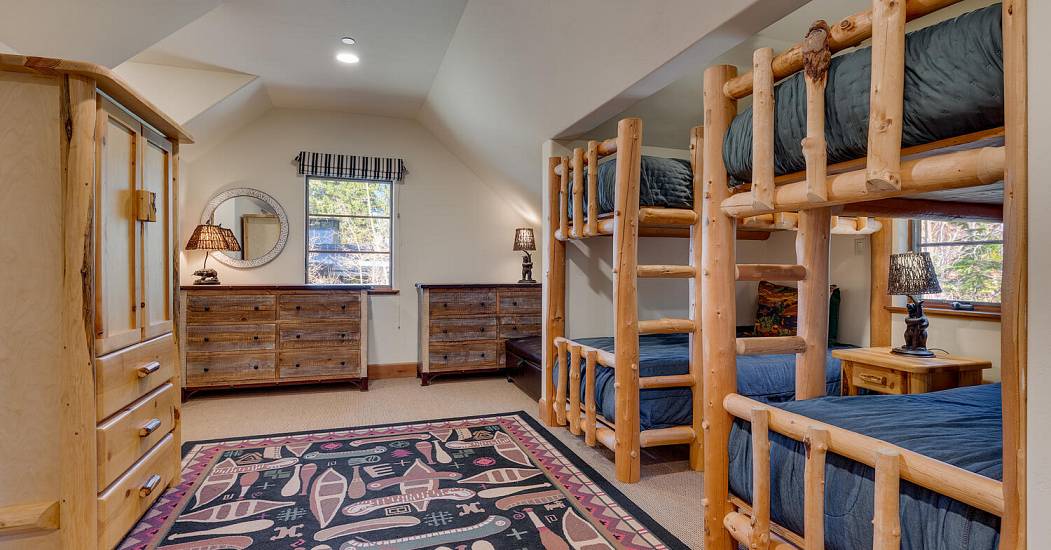 16  18 Stone Creek Ln-large-049-050-Bunk Room-1500x1000-72dpi.jpg