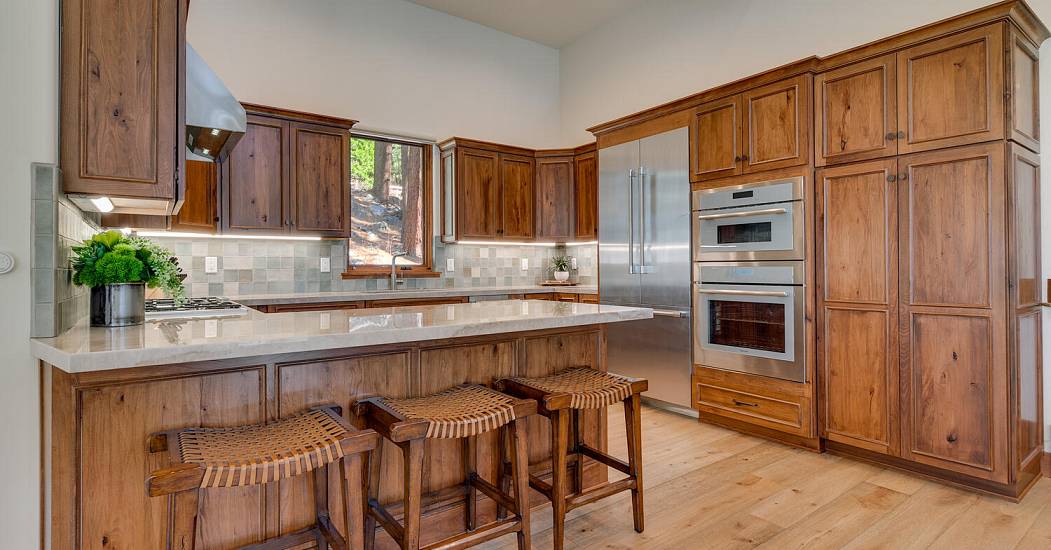 16  18 Stone Creek Ln-large-074-089-Guest House  Kitchen-1500x1000-72dpi.jpg