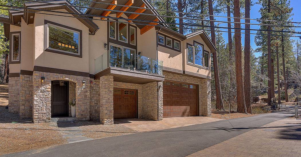 16  18 Stone Creek Ln-large-068-059-Guest House  Front Exterior-1500x1000-72dpi.jpg