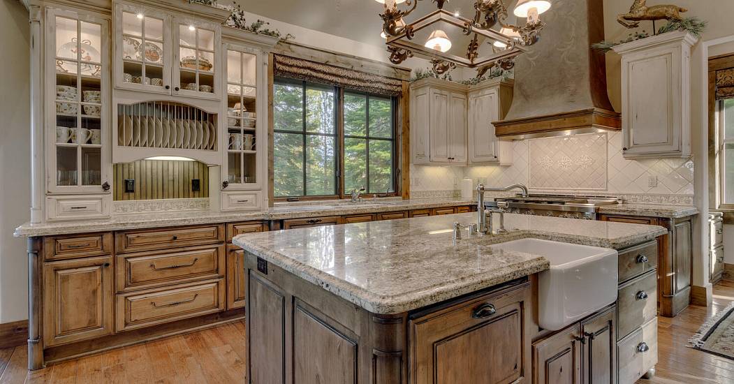 2388 Overlook Pl Truckee CA-large-015-008-Kitchen-1500x1000-72dpi.jpg