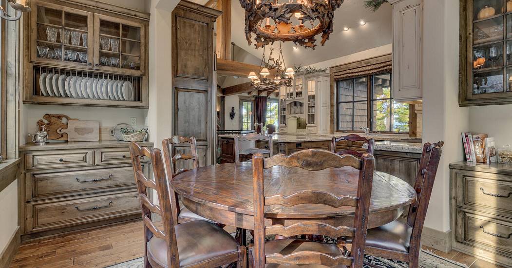 2388 Overlook Pl Truckee CA-large-018-011-Breakfast Nook-1500x1000-72dpi.jpg