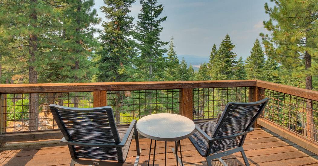2388 Overlook Pl Truckee CA-large-024-004-Primary Bedroom Patio-1500x1000-72dpi.jpg