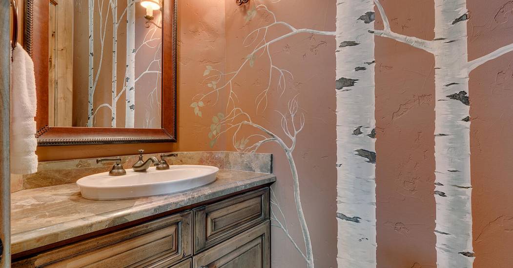 2388 Overlook Pl Truckee CA-large-027-040-Half Bathroom-1500x1000-72dpi.jpg