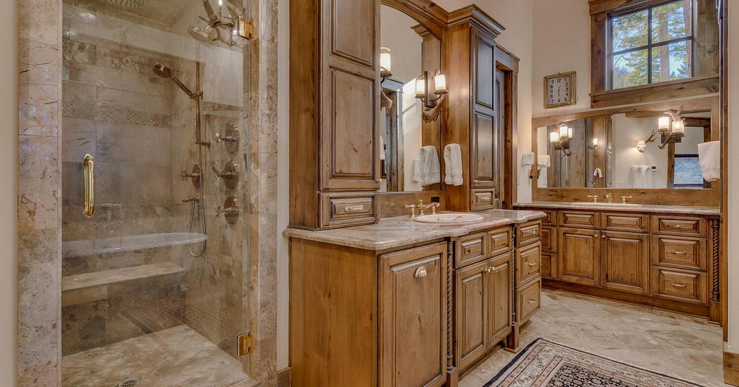 2388 Overlook Pl Truckee CA-large-026-054-Primary Bathroom-1500x1000-72dpi.jpg